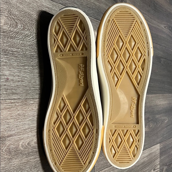 PF Flyers High-Top Beige/Green/White - Picture 3 of 5